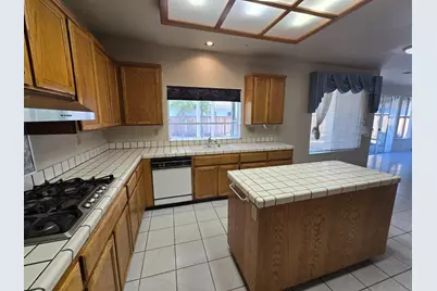 1204 Pickford Way, Salinas, CA 93906 - Photo 11