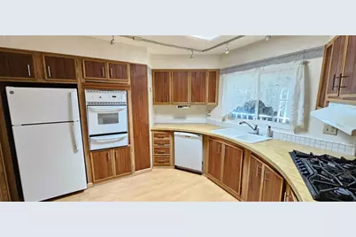 690 Persian Dr 18, Sunnyvale, CA 94089 - Photo 11