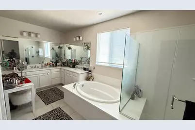 755 Alicante Dr, Hollister, CA 95023 - Photo 23