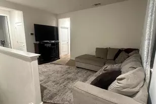 755 Alicante Dr, Hollister, CA 95023 - Photo 5