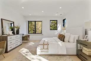 18071 Saratoga-Los Gatos Rd, Monte Sereno, CA 95030 - Photo 27