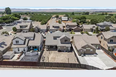 572 St Helena Dr, Newman, CA 95360 - Photo 37