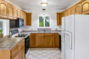 19060 Oak Heights Dr, Salinas, CA 93907 - Photo 9