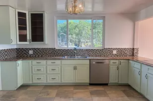 552 Summit Dr, Redwood City, CA 94062 - Photo 1