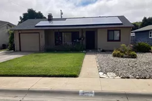225 Loma Dr, Salinas, CA 93906 - Photo 1