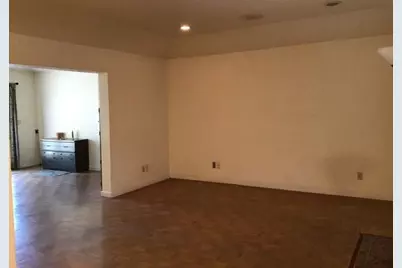 413,411 Fig St, Madera, CA 93638 - Photo 7