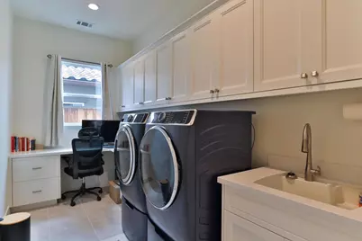 2102 White Oak Dr, Hollister, CA 95023 - Photo 31