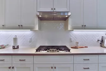 2102 White Oak Dr, Hollister, CA 95023 - Photo 9