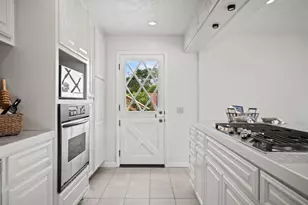 25 Linda Vista Dr, Monterey, CA 93940 - Photo 11