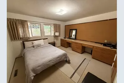 15292 Stratford Ct, Monte Sereno, CA 95030 - Photo 11