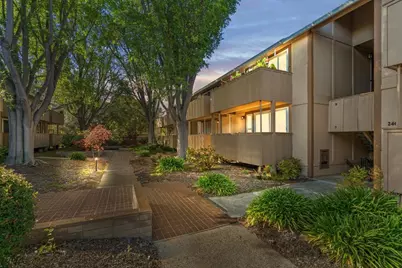 2466 W Bayshore Rd 5, Palo Alto, CA 94303 - Photo 1