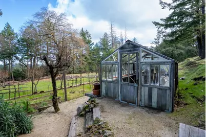 19118 Old Vineyard Rd, Los Gatos, CA 95033 - Photo 37