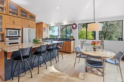 19118 Old Vineyard Rd, Los Gatos, CA 95033 - Photo 17