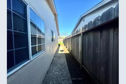 607 Calaveras Dr, Salinas, CA 93906 - Photo 9