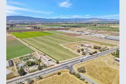 2712 Ferguson Rd, Gilroy, CA 95020 - Photo 45