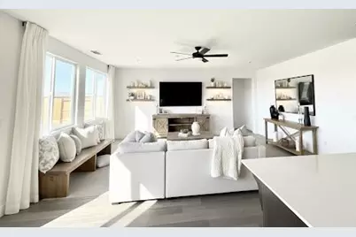 1269 Gypsum Dr 2-18, Los Banos, CA 93635 - Photo 7