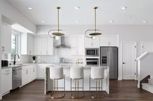 11210 Cottonwood Pl 35-08 Plan 4, Saratoga, CA 95070 - Photo 7