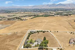 275 Nicholson Dr, Hollister, CA 95023 - Photo 3