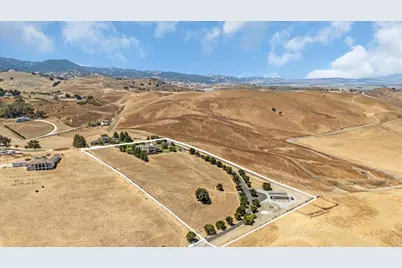 275 Nicholson Dr, Hollister, CA 95023 - Photo 5