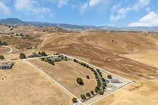 275 Nicholson Dr, Hollister, CA 95023 - Photo 5