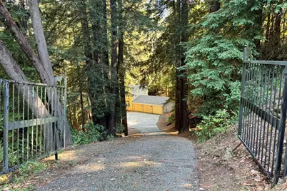 23489 Hutchinson Rd, Los Gatos, CA 95033 - Photo 41