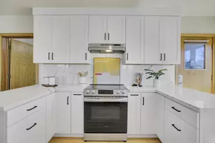 50 Hermosa Ave, Oakland, CA 94618 - Photo 9