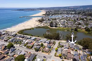 21130 E Cliff Dr, Santa Cruz, CA 95062 - Photo 11