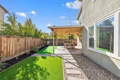 1070 S Atwood Ct, Mountain House, CA 95391 - Photo 47