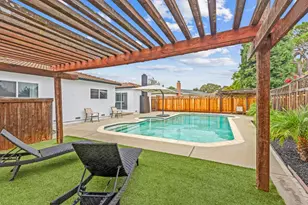 7210 Yorktown Dr, Gilroy, CA 95020 - Photo 5