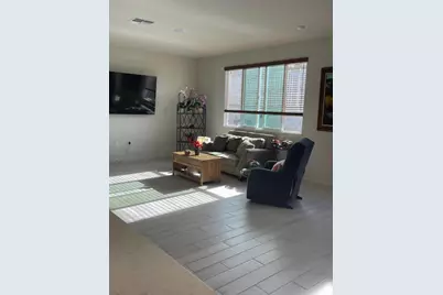 2001 Wildflower Dr, Hollister, CA 95023 - Photo 11