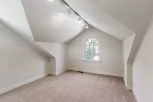 129 Hillside Dr, Woodside, CA 94062 - Photo 15