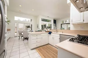 816 Corriente Point Dr, Redwood Shores, CA 94065 - Photo 17