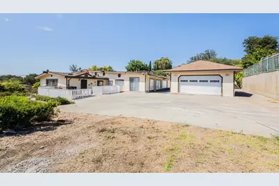 17945 Pesante Rd, Salinas, CA 93907 - Photo 1