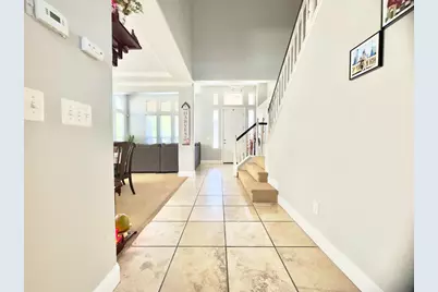 9562 E Park Dr, Elk Grove, CA 95624 - Photo 11