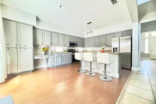 9562 E Park Dr, Elk Grove, CA 95624 - Photo 7