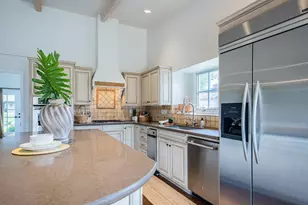 25603 Creekview Cir, Salinas, CA 93908 - Photo 17