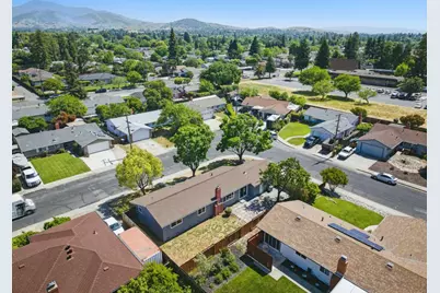 1693 Greentree Dr, Concord, CA 94521 - Photo 37