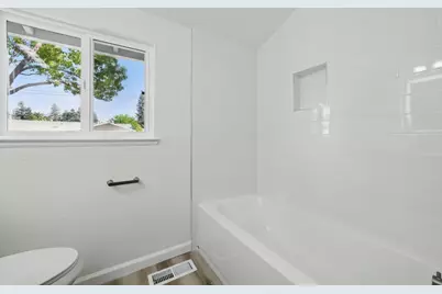 1693 Greentree Dr, Concord, CA 94521 - Photo 17