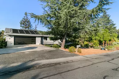 878 Hillcrest Dr, Redwood City, CA 94062 - Photo 1