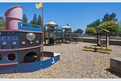 18143 Gloria Ct, Los Gatos, CA 95033 - Photo 43