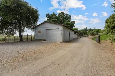 804 Comstock Rd, Hollister, CA 95023 - Photo 19