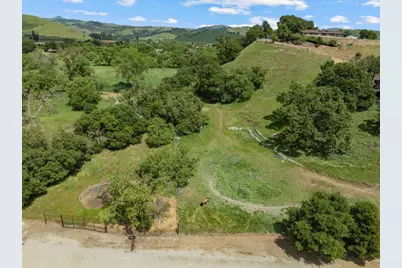 804 Comstock Rd, Hollister, CA 95023 - Photo 7