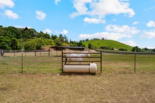 804 Comstock Rd, Hollister, CA 95023 - Photo 13