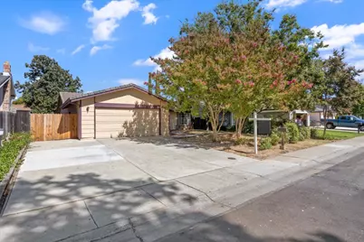 30 Cedro Cir, Sacramento, CA 95833 - Photo 1