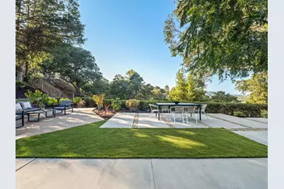 2272 Bunker Hill Dr, San Mateo, CA 94402 - Photo 1