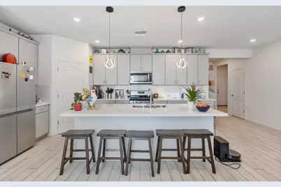 2141 Wildflower Dr, Hollister, CA 95023 - Photo 13