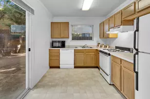 310 Mustang Ct D, King City, CA 93930 - Photo 5