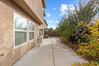 10000 Asilomar Ln, Elk Grove, CA 95757 - Photo 23