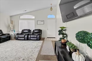 715 Skinner St, Soledad, CA 93960 - Photo 5