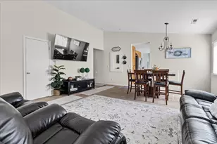 715 Skinner St, Soledad, CA 93960 - Photo 7